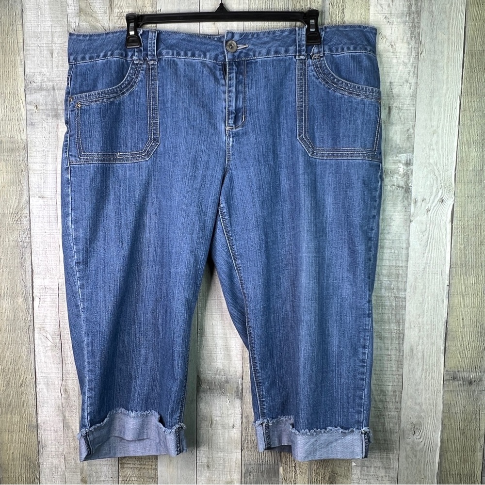 Passports BlueDenim Capri’s Size 20W with Front & Back Pockets